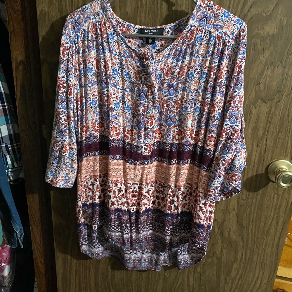 Nine West size Large top